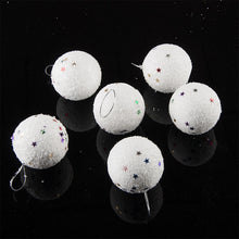 Charger l&#39;image dans la galerie, 6 Pcs/set 5cm White  Foam  Snowball  Pendant Window Decorations Christmas Tree Ornaments White Snowball Pendant [Pack of 6 pieces]
