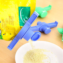 Load image into Gallery viewer, Food  Sealing  Clip Large Discharge Pour Spout Moisture Sealing Clamp For Food Storage Green
