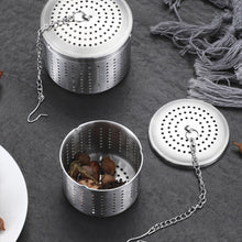 Carica l&#39;immagine nel visualizzatore di Gallery, 304 Stainless Steel Seasoning  Barrel Bucket Effectively Tea Leaking Hot Pot Home Tea Strainers Small 4*6cm
